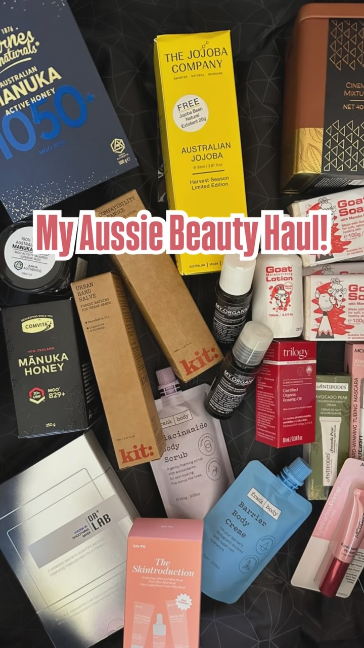 When I visit Australia, my go-to thing to bring back is always manuka honey 🍯… 
But this trip? I ended up with an Aussie beauty product haul instead! 😄

I used to think I was a loyal Team Japan 🇯🇵 girl when it came to skincare, but I was totally influenced to try out some local Aussie brands! 🌿✨

Have you tried any Australian beauty products? I’d love your recommendations! 
#sydneybeautyhaul #aussiesouvenirs #aussiebeautyfinds #meccabeauty